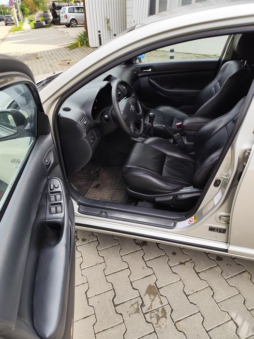Toyota Avensis hatchback
