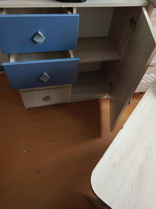 Продам уголок школьника