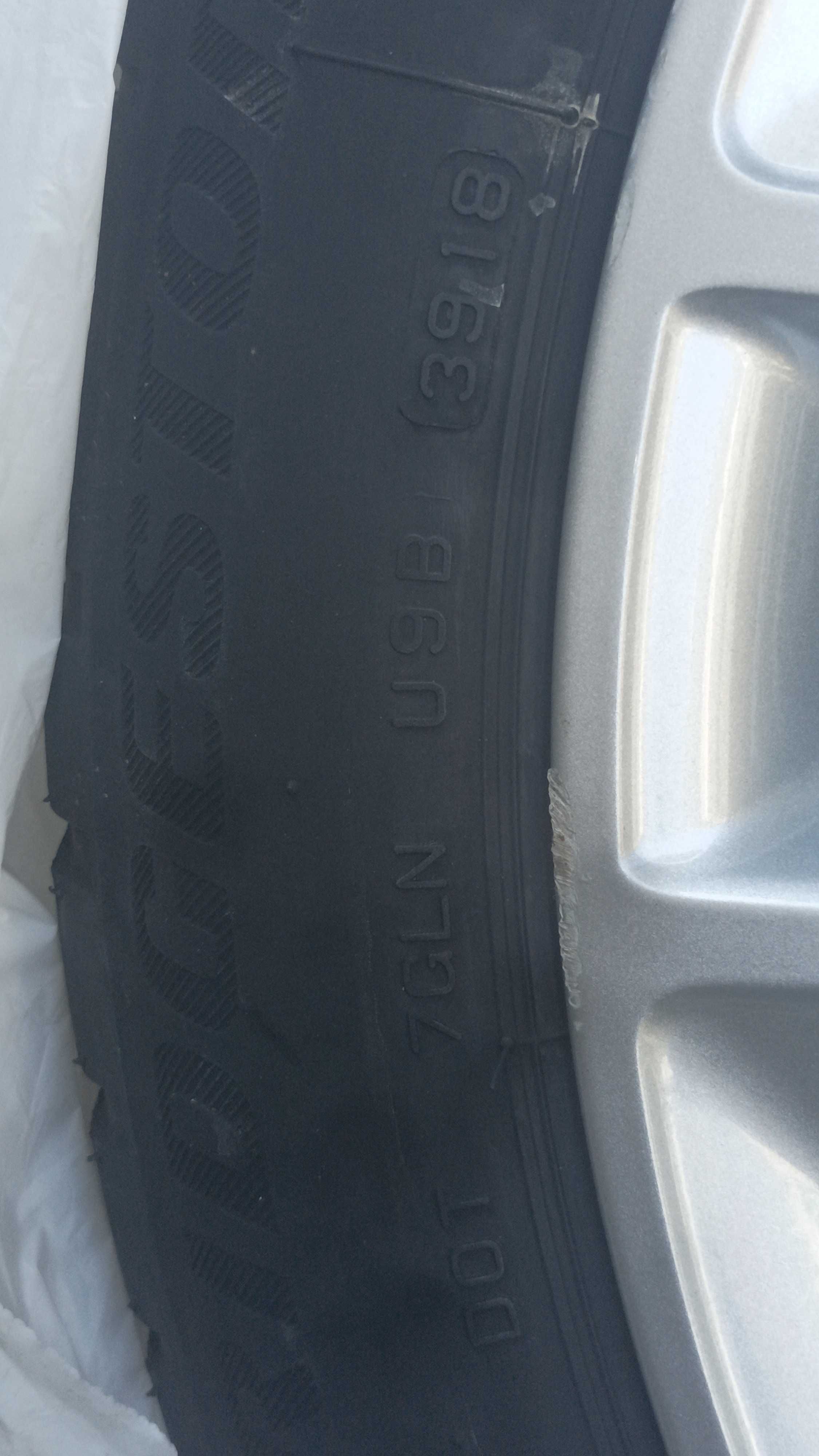 Лети джанти 19 "  със зимни гуми BMW