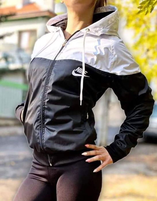 Дамски якета тип ветровка