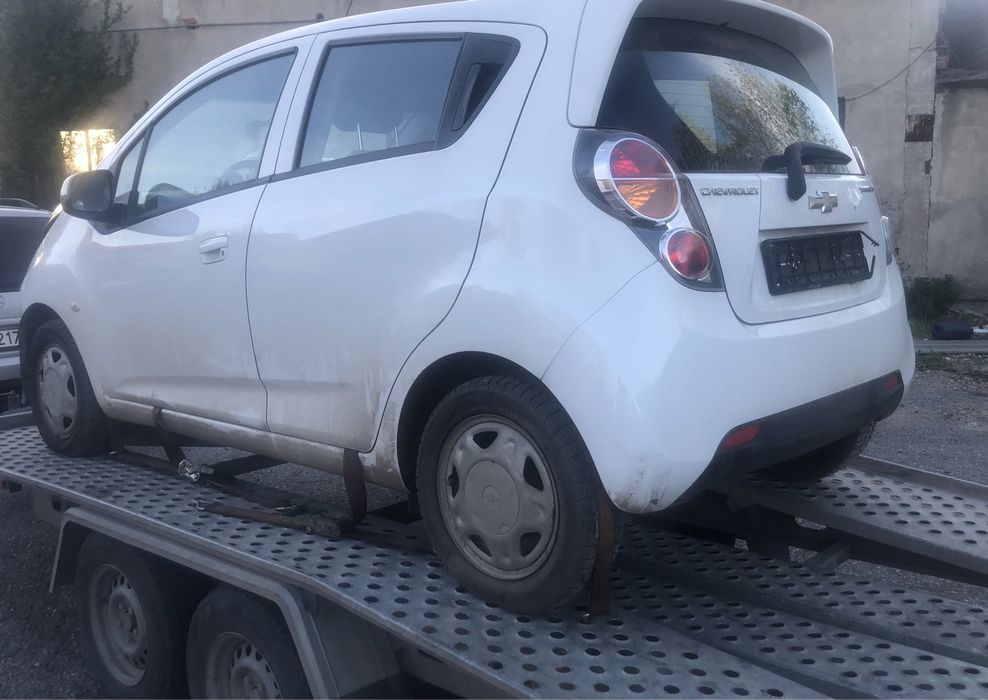 Chevrolet spark 1.0 i на части