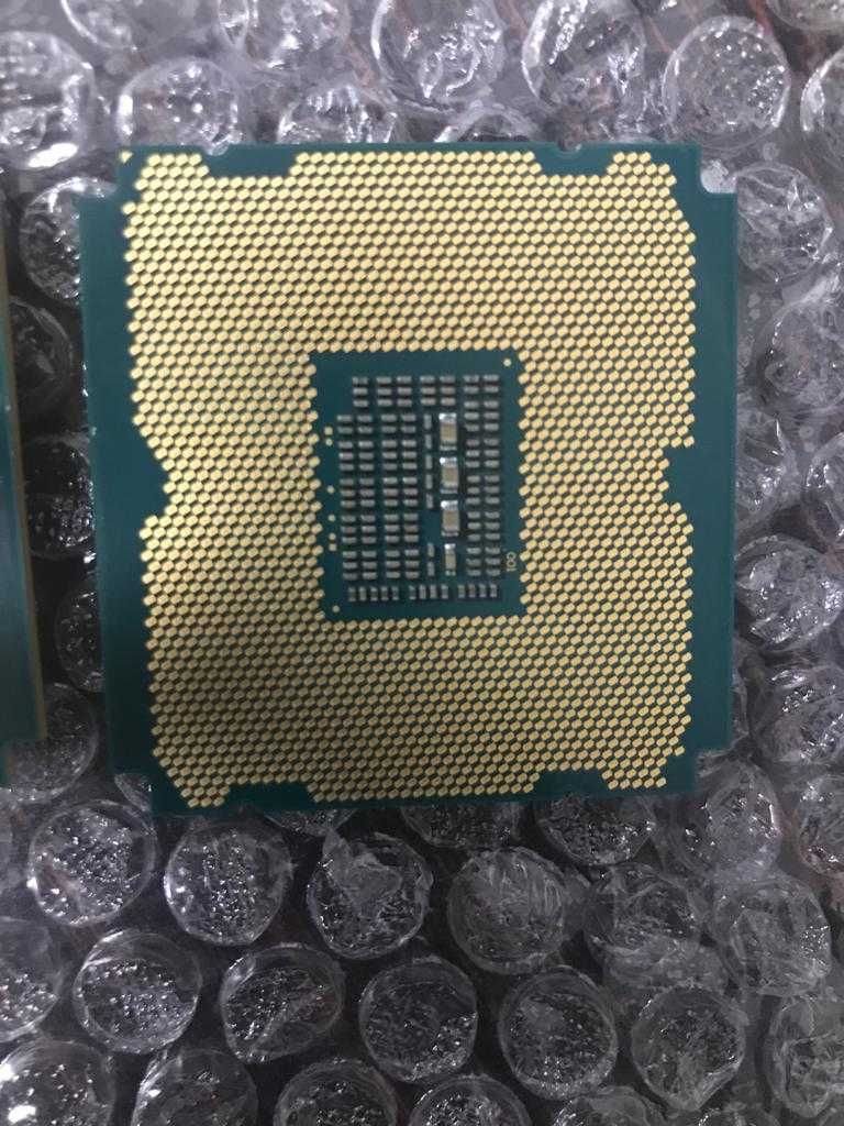 Procesoare Xeon E5 2670 si 2690