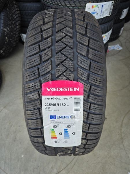 235/45/18 Vredestein 4piese