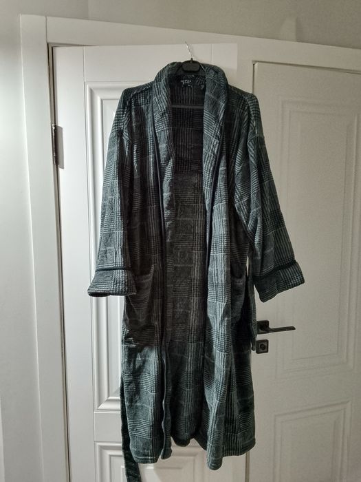 Мужские махровые халаты брендовые продам