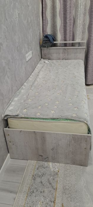Продам кровать с матрасом
