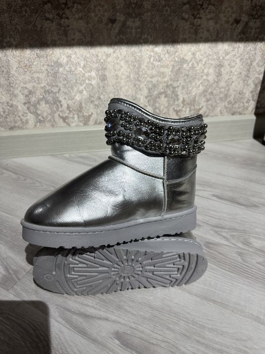 Уги женские оригинал!!!