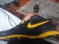 NIKE original model live strong pe picior mare marime 46 si 47