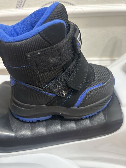 Продаются зимние сапожки 22 размер новые , производство шикарное