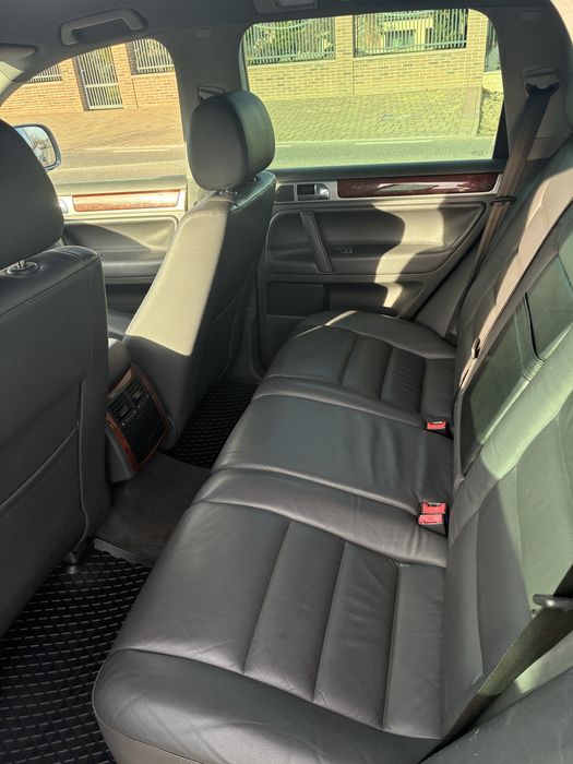 Volkswagen touareg full option