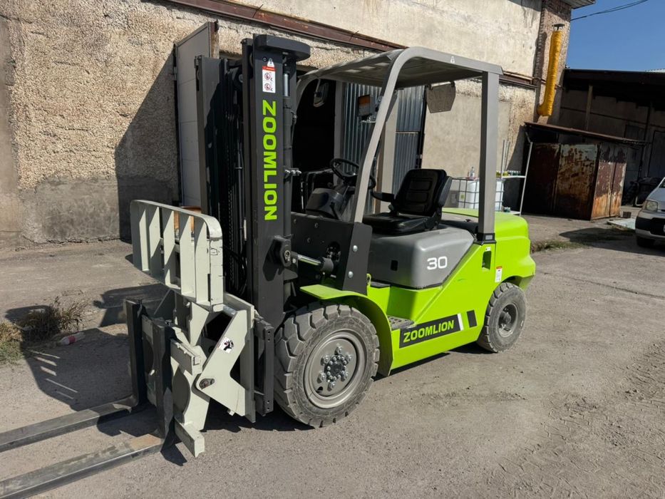 Вилочный погркзчик ZOOMLION F30
