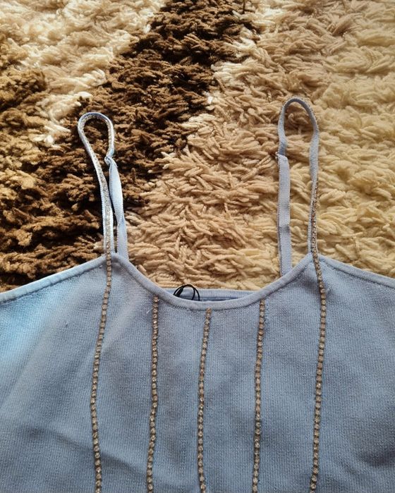 Top scurt cu bretele