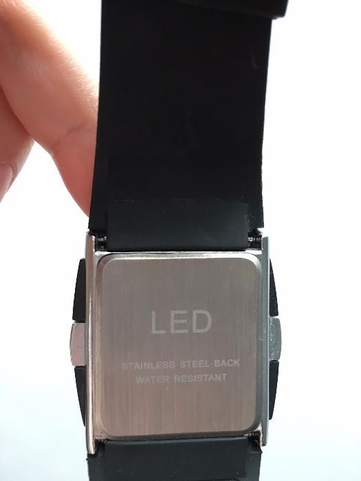 Ceas LED albastru