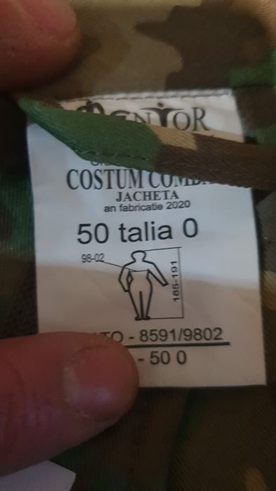 Ținută militara noua