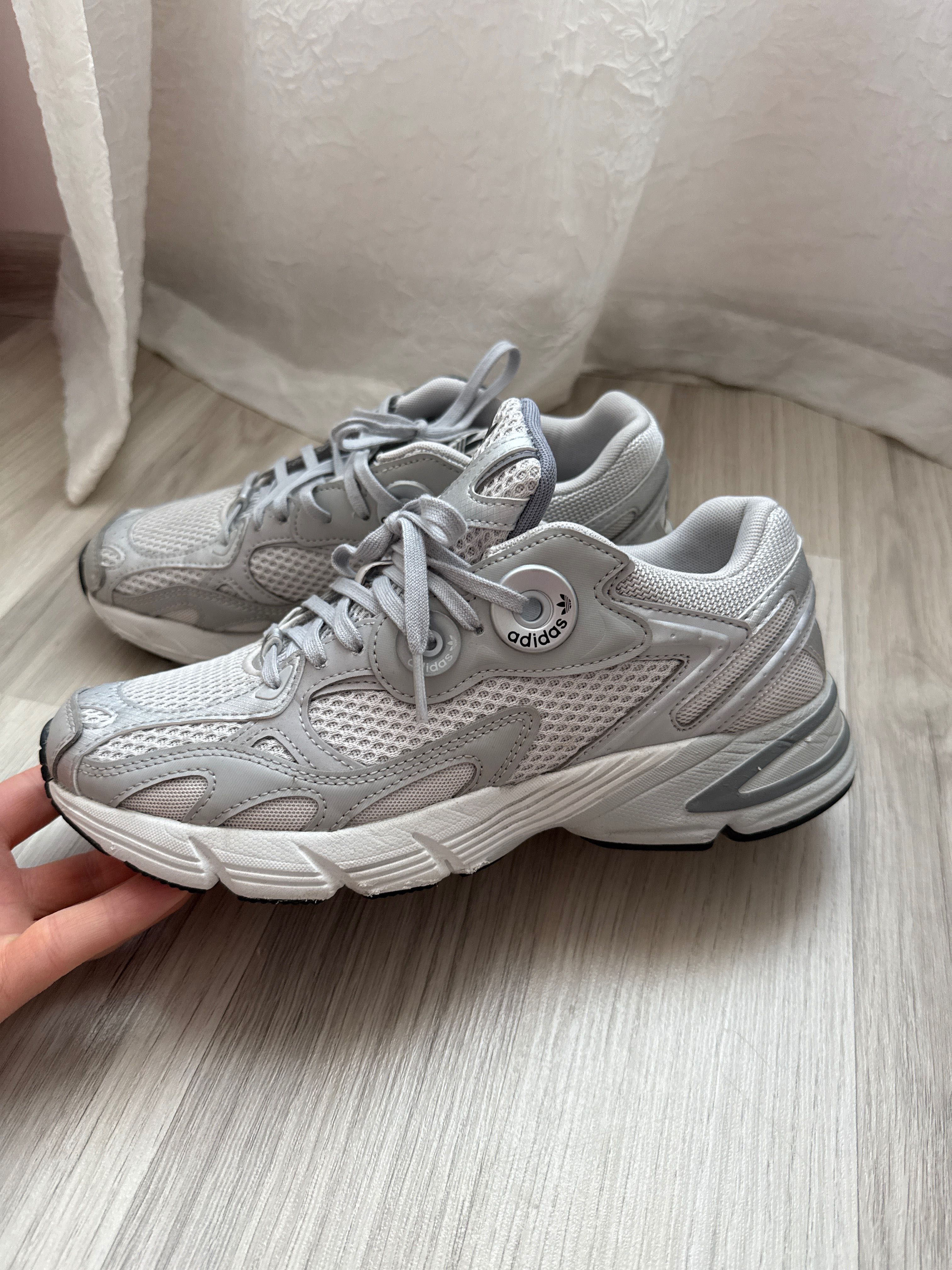 Adidas Astir grey