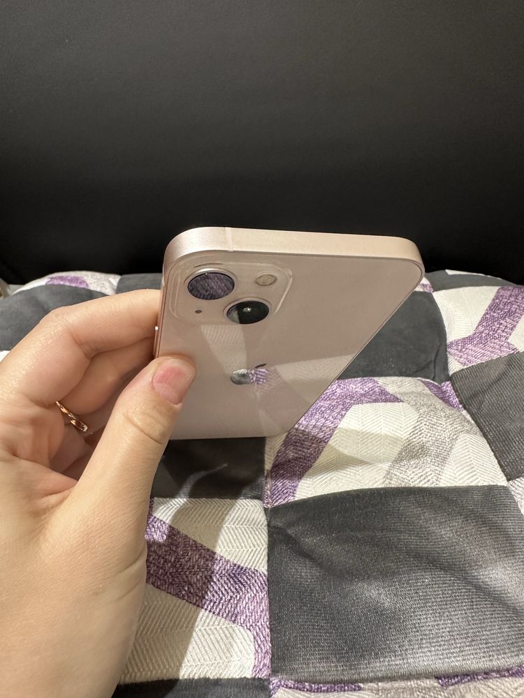 Продам Iphone 13