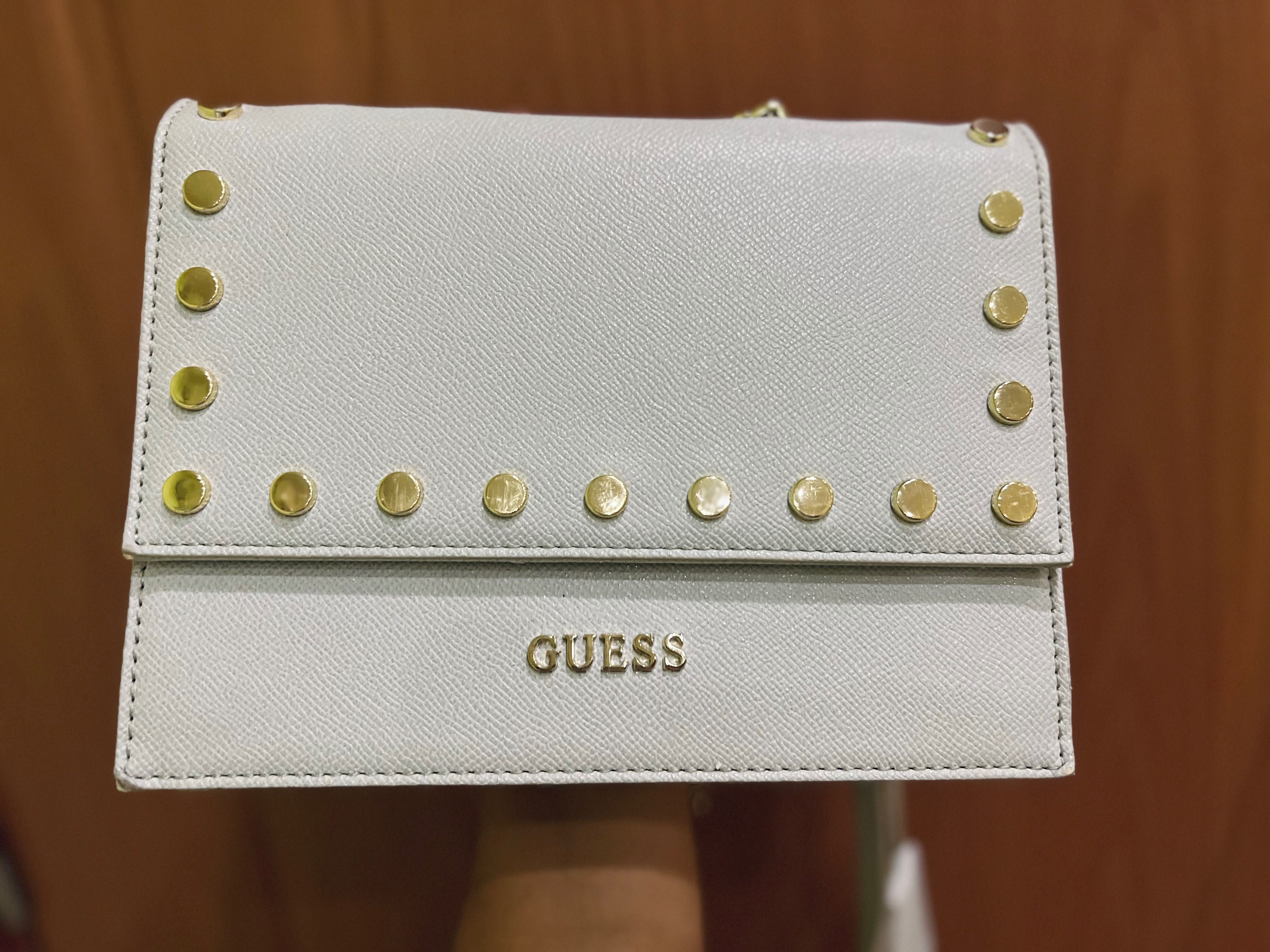 Дамска чанта guess