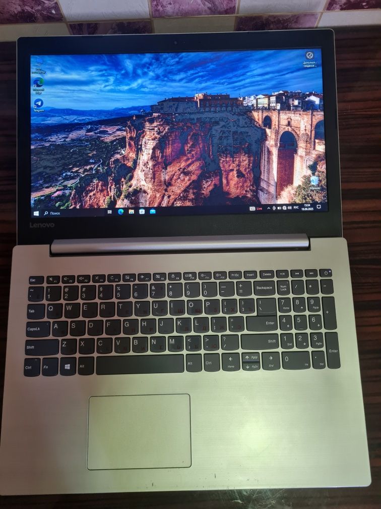 Ноутбук Lenovo Ideapad 3 Offic ishlari , talabalar uchun aybi yo'q