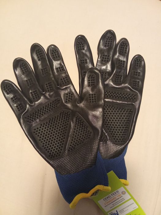 Mănuși pentru îngrijirea animalelor de companie