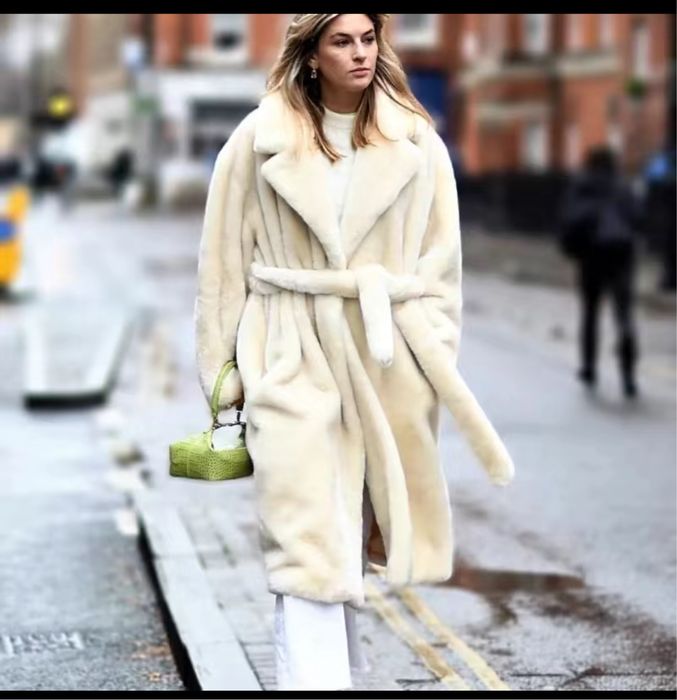 Шуба из эко меха сливочный цвет М Л