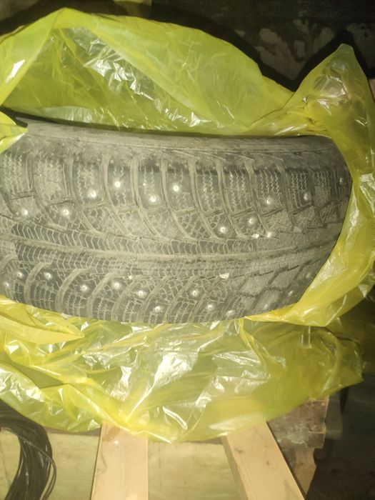 Продам резину р16 ширина215 70. резина новая .прошел