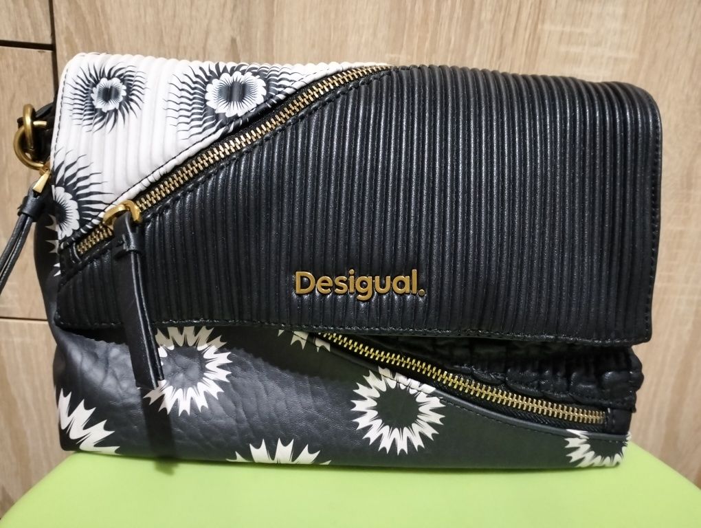 Geanta Desigual noua