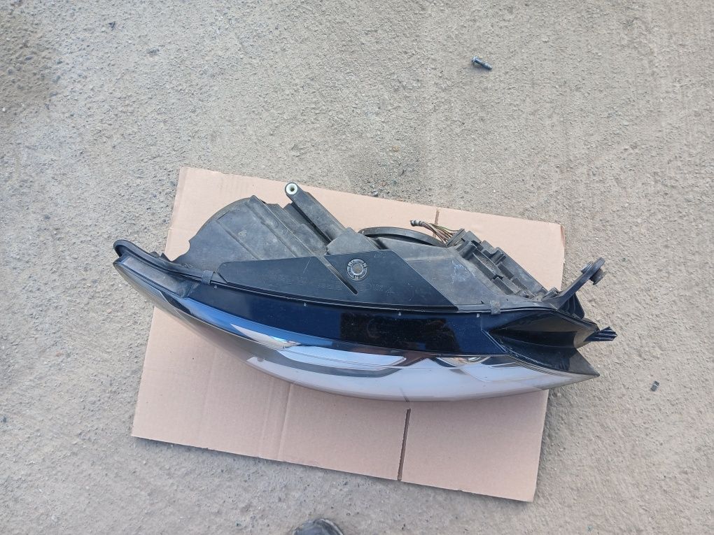 Far Faruri Xenon Vw Passat Cc din 2014