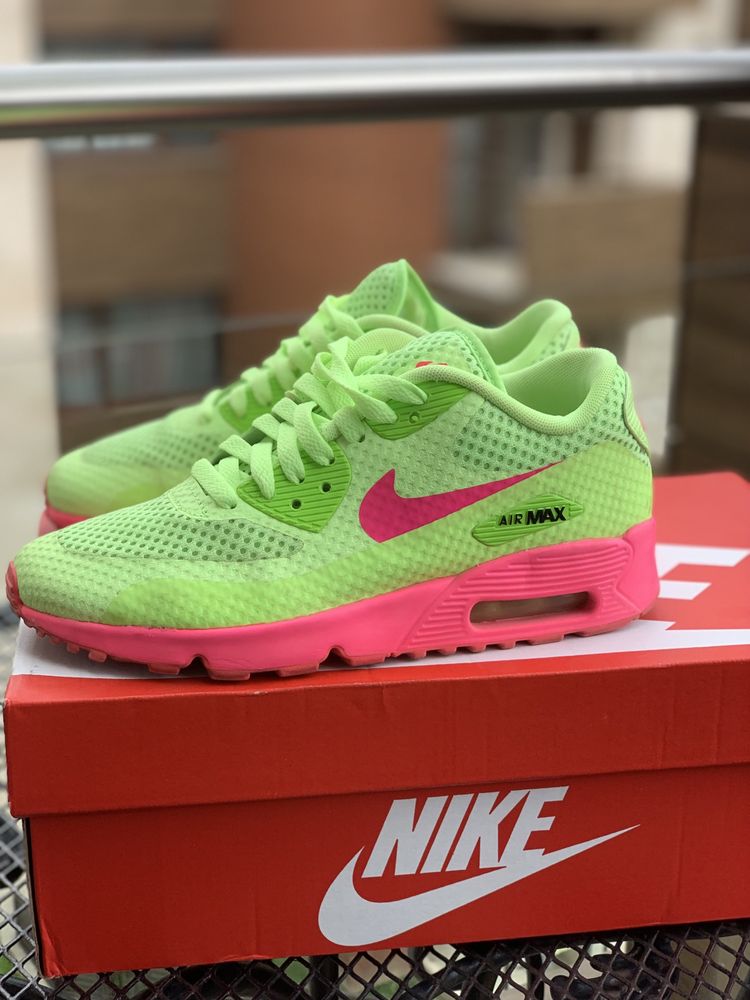 Дамски неонови маратонки Nike Air max