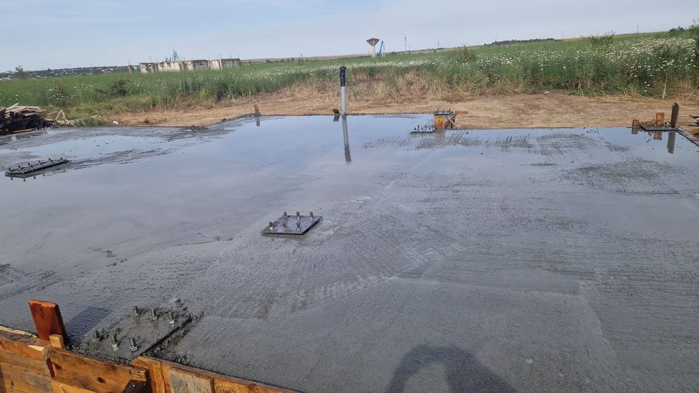 Teren curți construcții