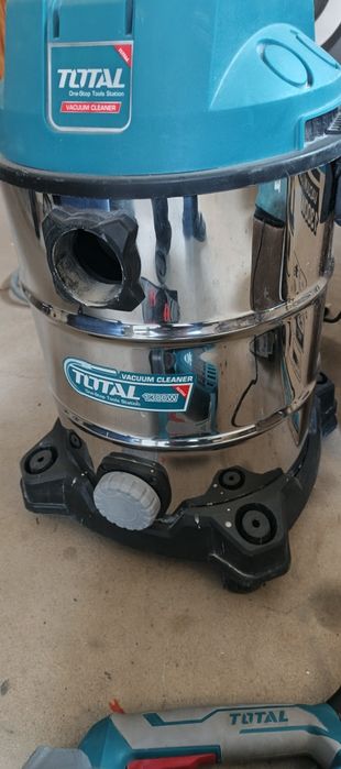 Продам штраборез с пылесосом