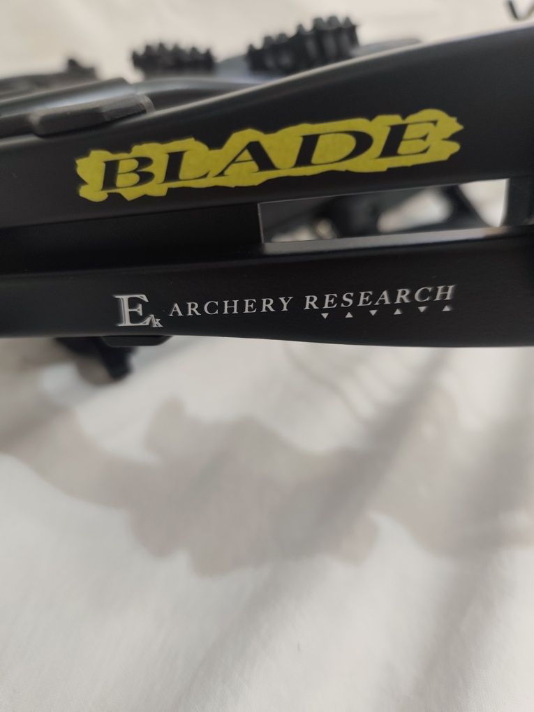 Арбалет EK Archery BLADE+  175Lbs 340 fps