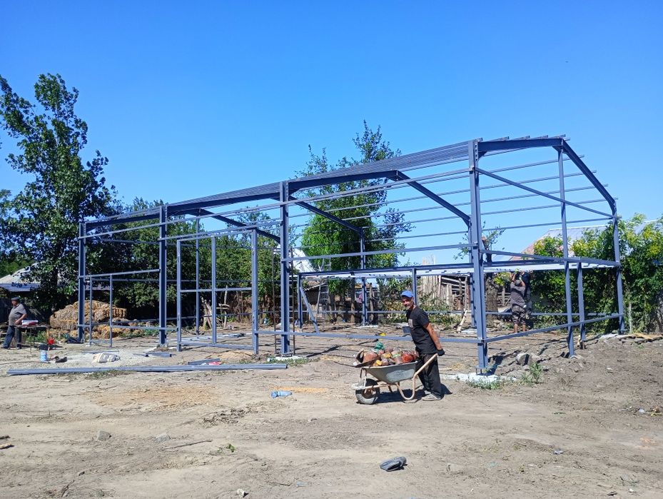 vand hala metalica 11 m latime 15 metri lundime 4 metri inaltime compu