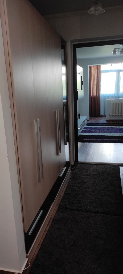 Închiriez garsonieră  zona postă abator(cta)