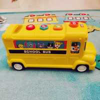 Autobuzul scolii