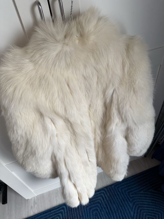 Haine de blana naturala vulpe polara noua