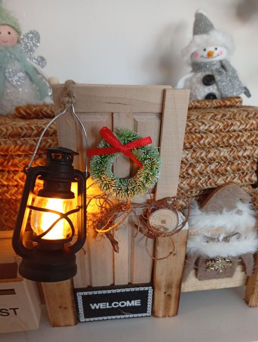 Светеща коледна украса.Коледна къщичка, снежен човек,свещник