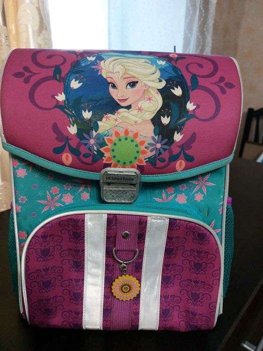 Продам рюкзак школьный