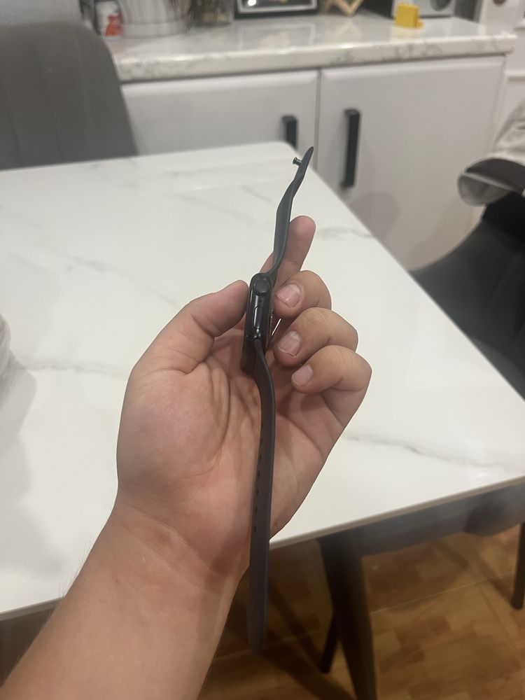 Продам Apple Watch 7