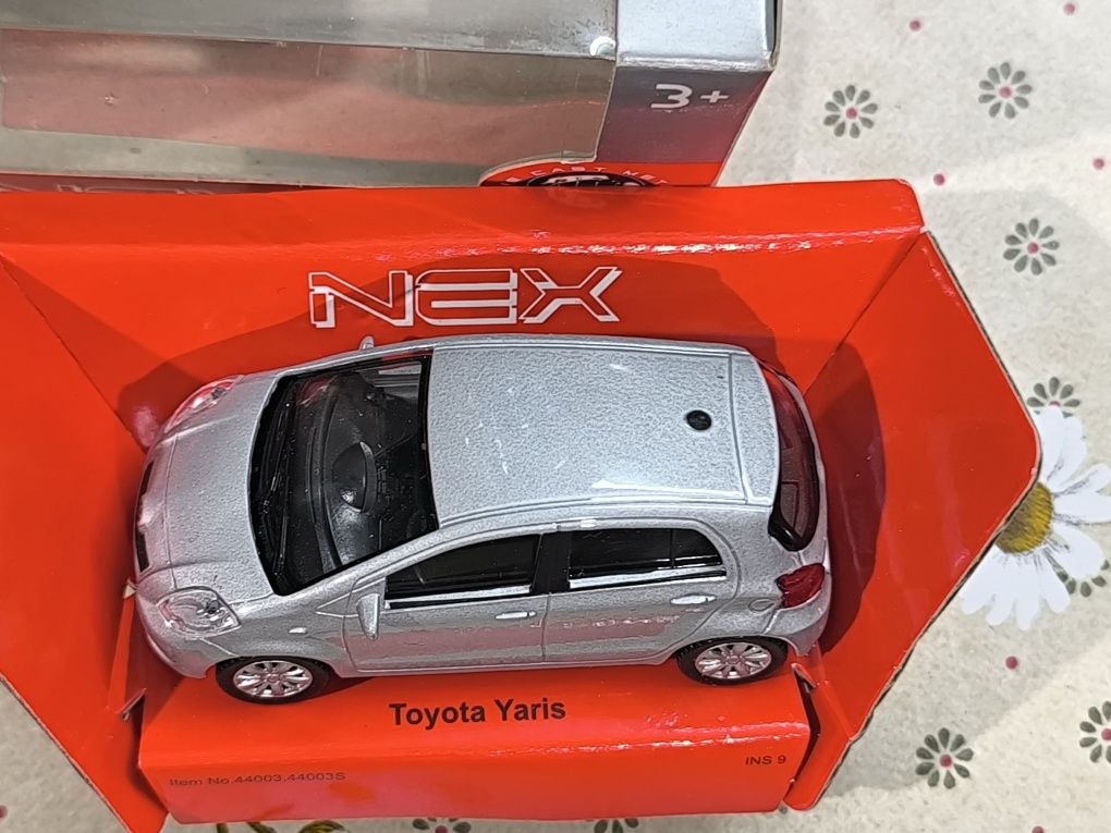 Welly Toyota Yaris 1:43 мащаб