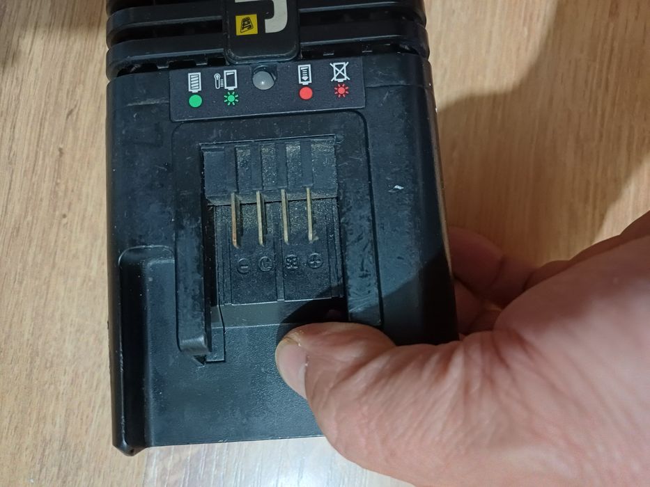 Incarcator baterii JCB sau WORX in stare perfecta de functionare

#8