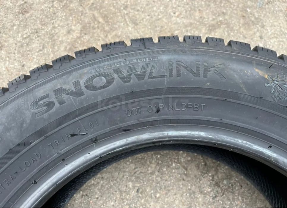 Новая зимняя резина Triangle 175 70 r13 2 штуки