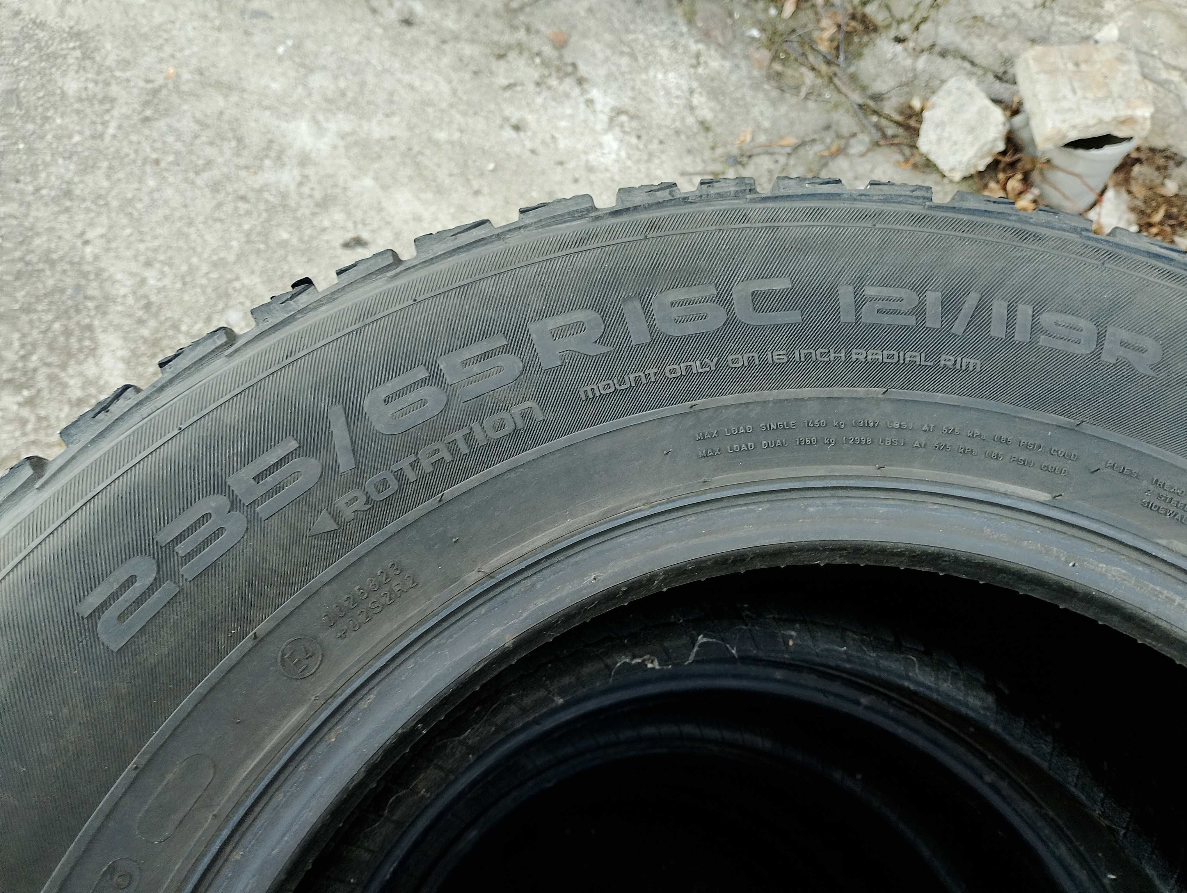 235/65/16 C 4бр.Nokian Зимни гуми Бусови