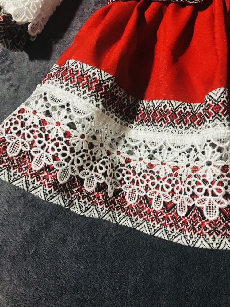 Costum popular / traditional pt fete, cu dantela