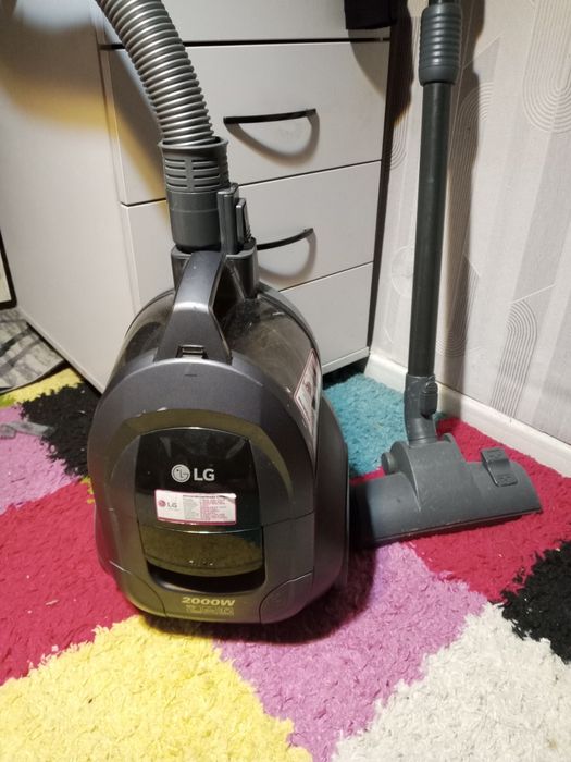 Пылесос LG 2000 Watt.