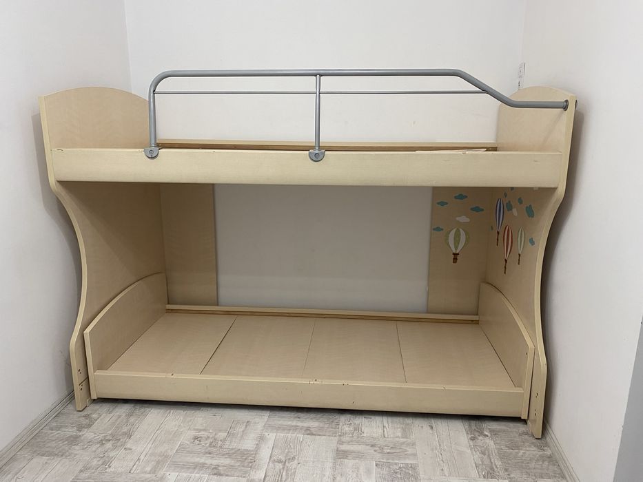 Pat suspendat pentru cameră copii
