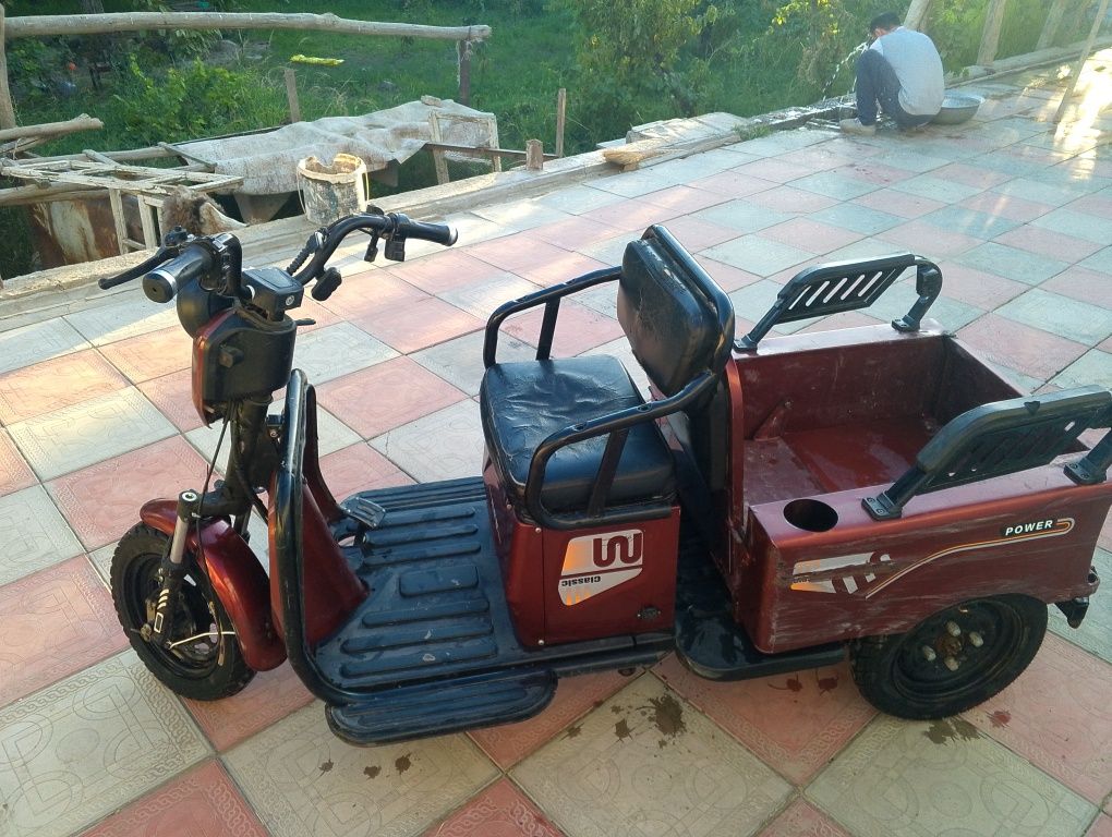 Mototsikl sotiladi