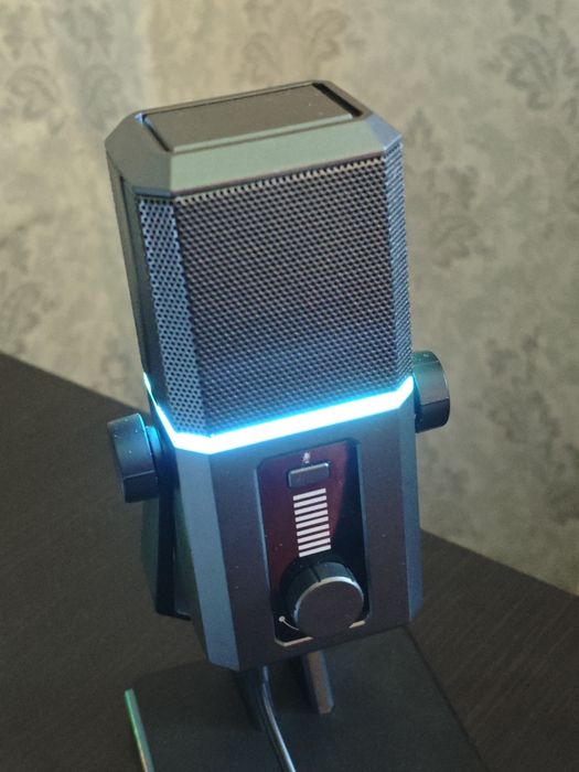 Продам хороший микро, покупал на каспи за 12 тысяч