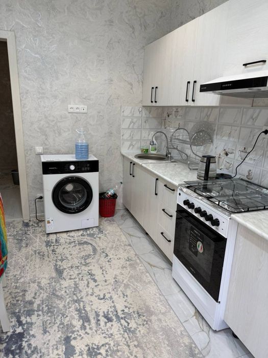 Чилонзор 20-кварталда Илон мачит оркасида 3хонали уй ижарага берилади