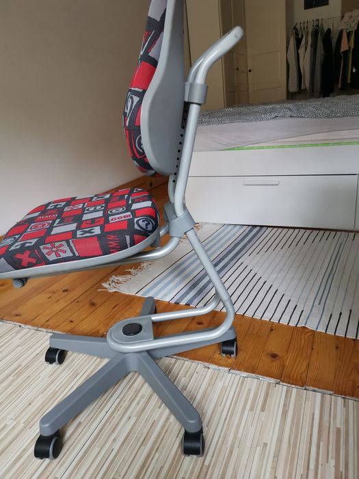 Детски стол/столче за бюро растящ с детето