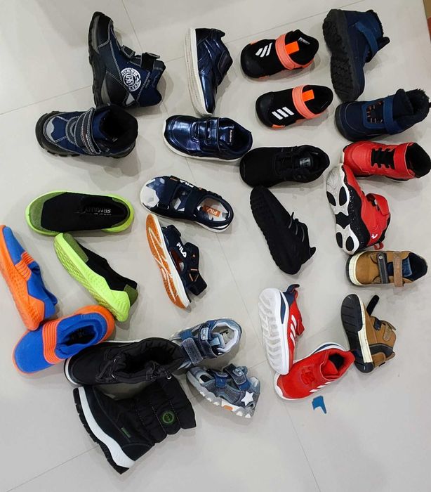 Papuci mărimea 22-23-24