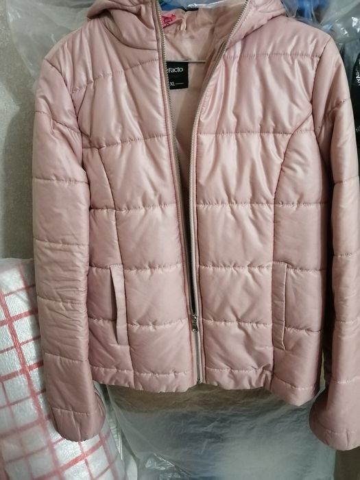 Продам куртку весеннее осеннюю, цена 12тыс,новая